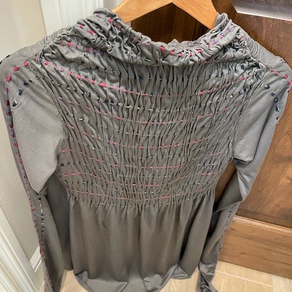 New Boho Grey quilted back long sleeve tunic - Picture 5 of 14